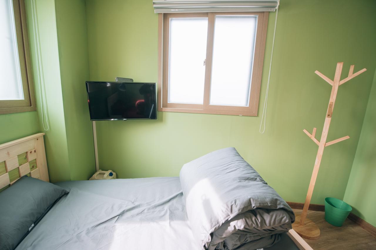 Midtown Hostel *