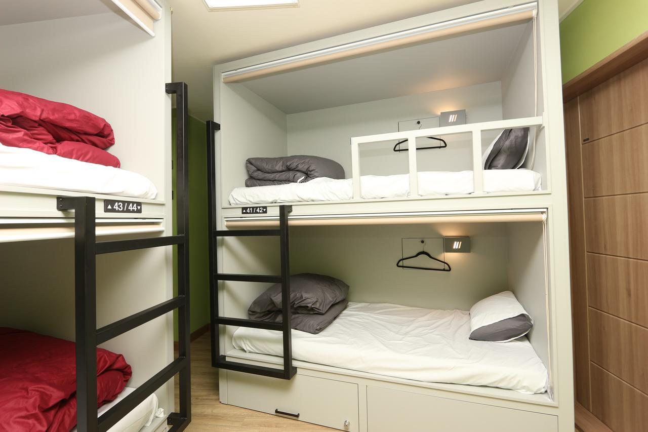 Midtown Hostel *
